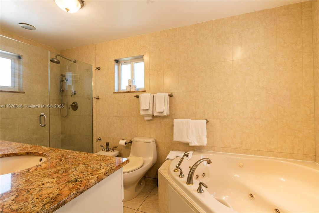 For Rent: $7,000 (5 beds, 3 baths, 2150 Square Feet)