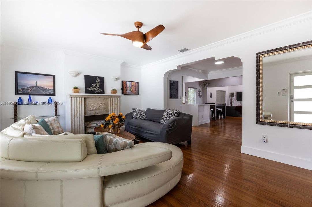 For Rent: $7,000 (5 beds, 3 baths, 2150 Square Feet)