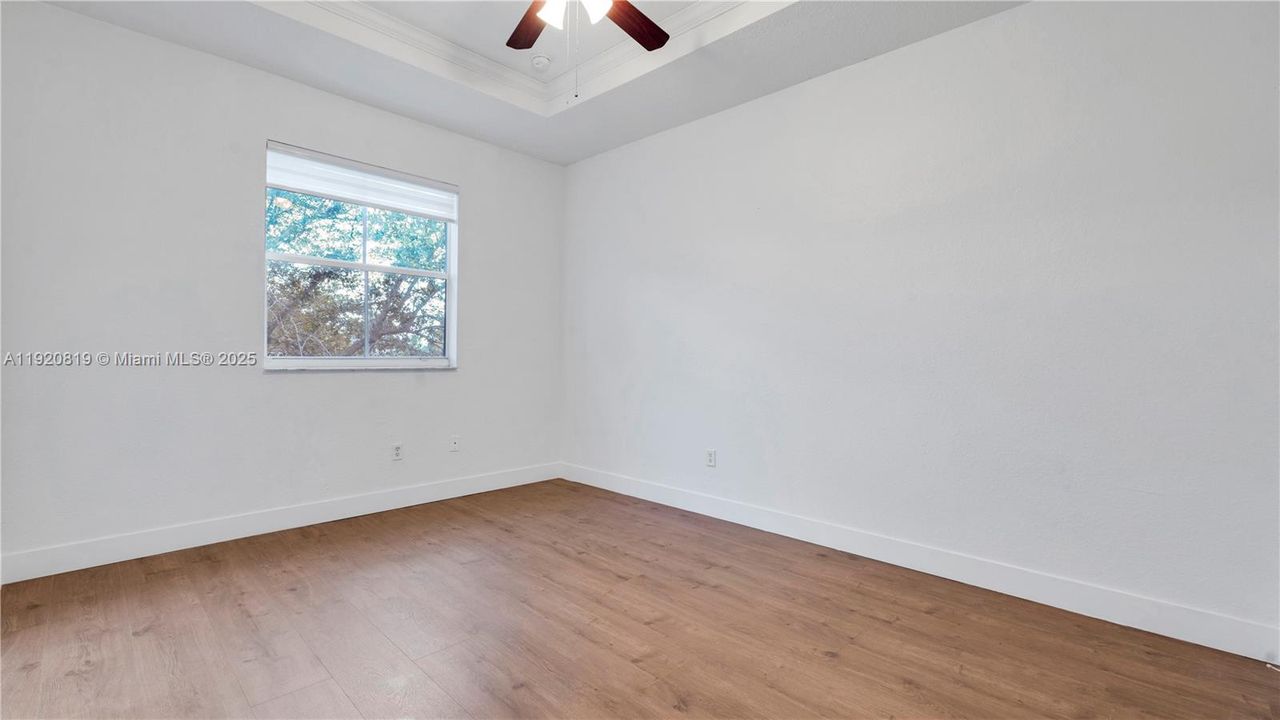 For Sale: $395,000 (3 beds, 2 baths, 1251 Square Feet)