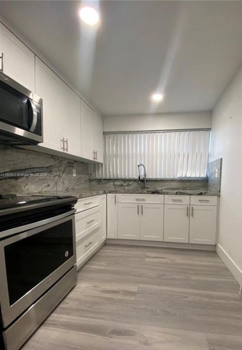 На продажу: $170,000 (2 спален, 2 ванн, 1192 Квадратных фут)