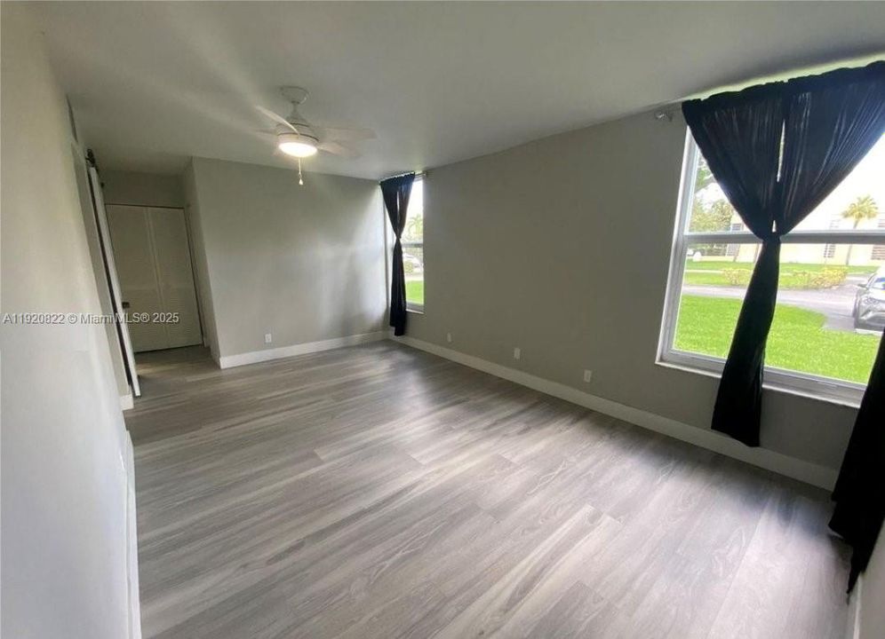 На продажу: $170,000 (2 спален, 2 ванн, 1192 Квадратных фут)