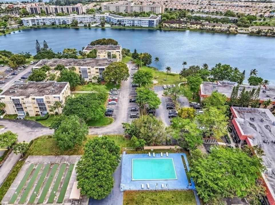 На продажу: $170,000 (2 спален, 2 ванн, 1192 Квадратных фут)