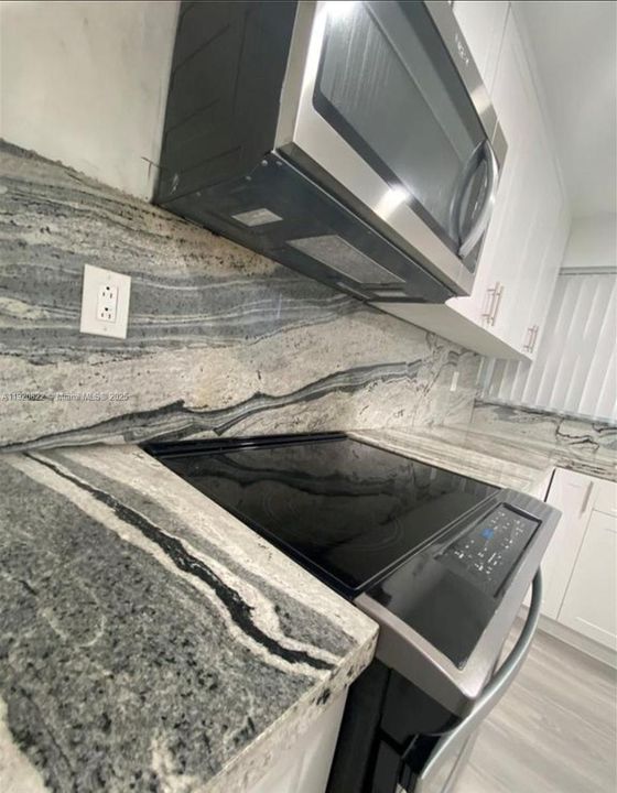 На продажу: $170,000 (2 спален, 2 ванн, 1192 Квадратных фут)