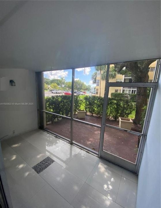 На продажу: $170,000 (2 спален, 2 ванн, 1192 Квадратных фут)