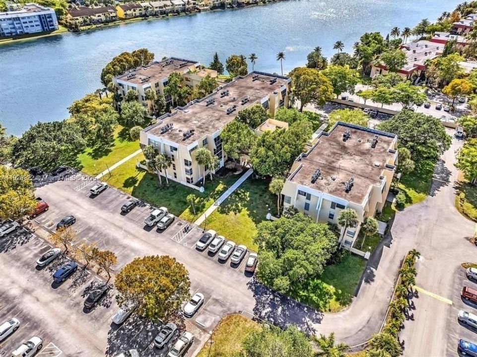 На продажу: $170,000 (2 спален, 2 ванн, 1192 Квадратных фут)