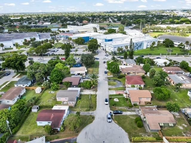 待售: $390,500 (3 贝兹, 1 浴室, 1020 平方英尺)