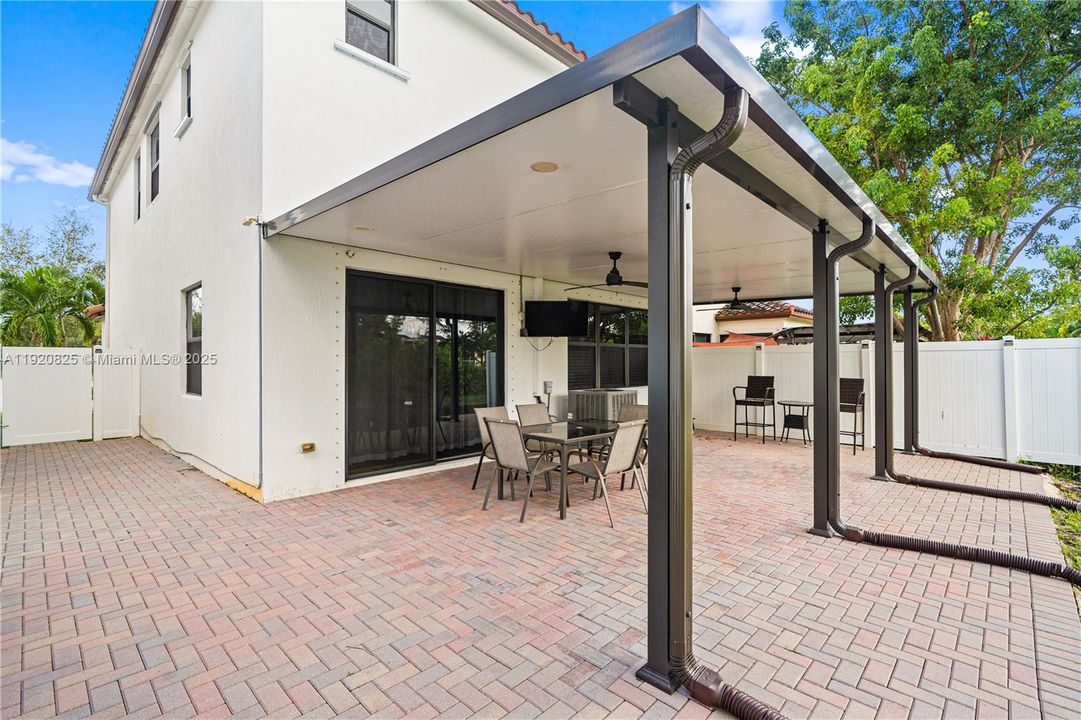 For Sale: $624,900 (4 beds, 2 baths, 2080 Square Feet)