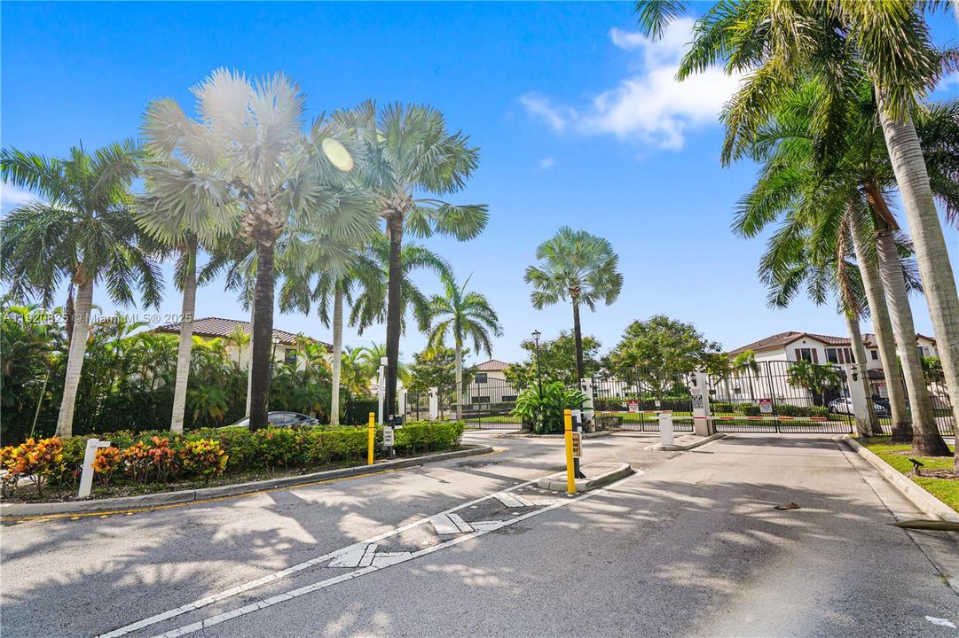 For Sale: $624,900 (4 beds, 2 baths, 2080 Square Feet)