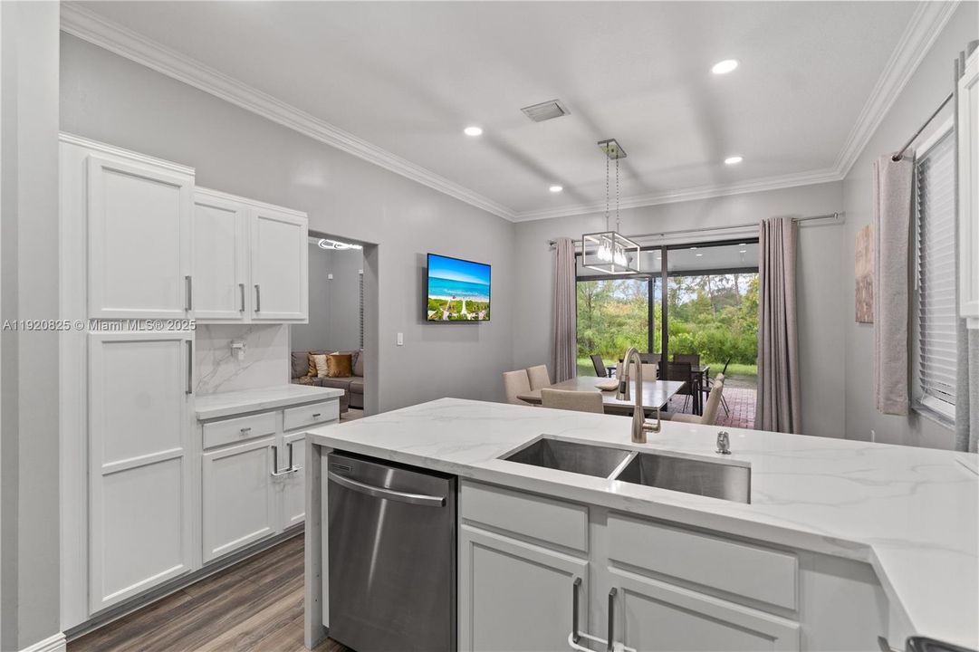 For Sale: $624,900 (4 beds, 2 baths, 2080 Square Feet)