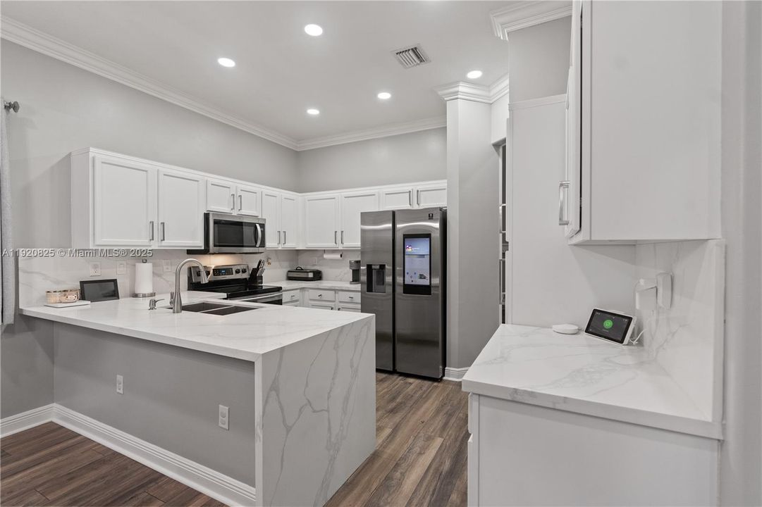 For Sale: $624,900 (4 beds, 2 baths, 2080 Square Feet)