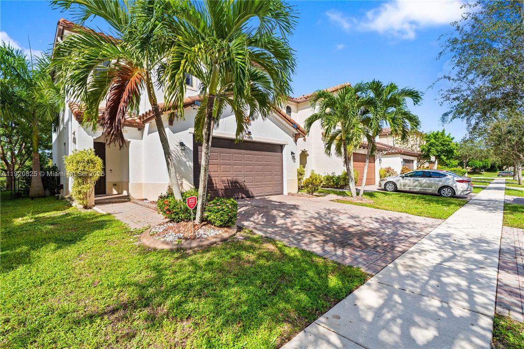For Sale: $624,900 (4 beds, 2 baths, 2080 Square Feet)