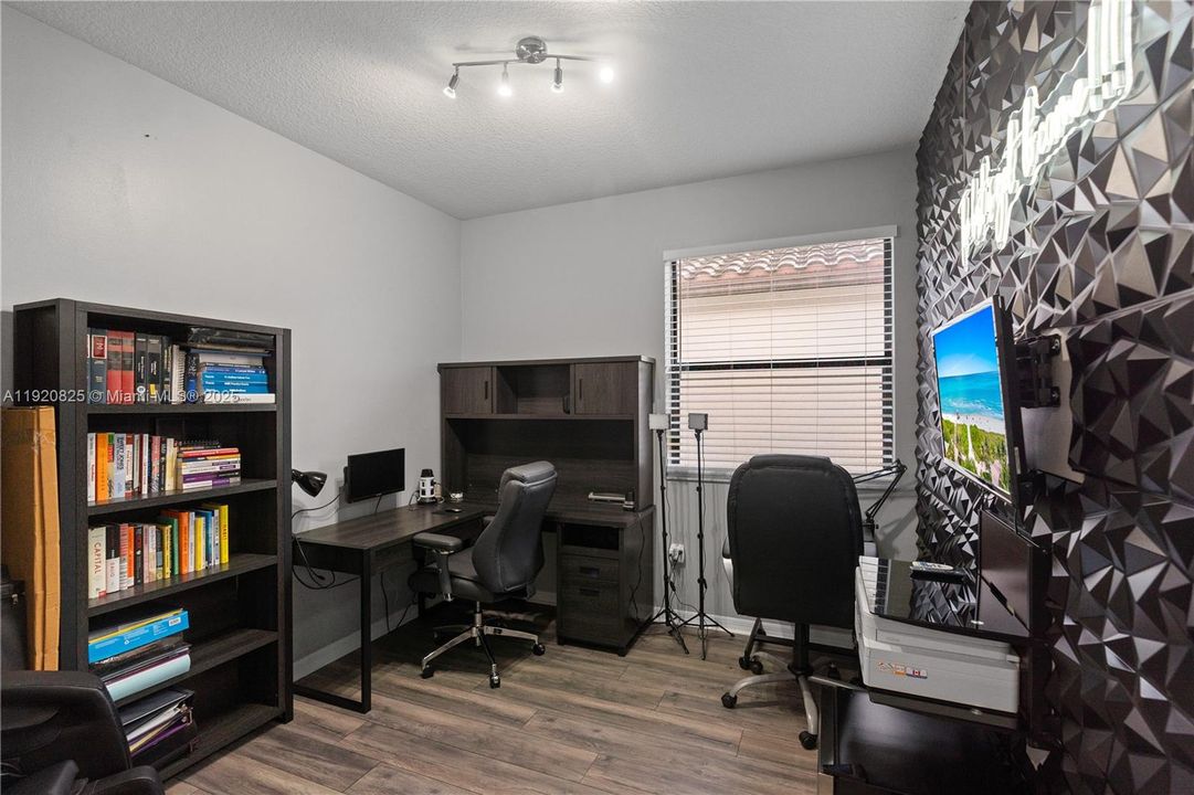 For Sale: $624,900 (4 beds, 2 baths, 2080 Square Feet)