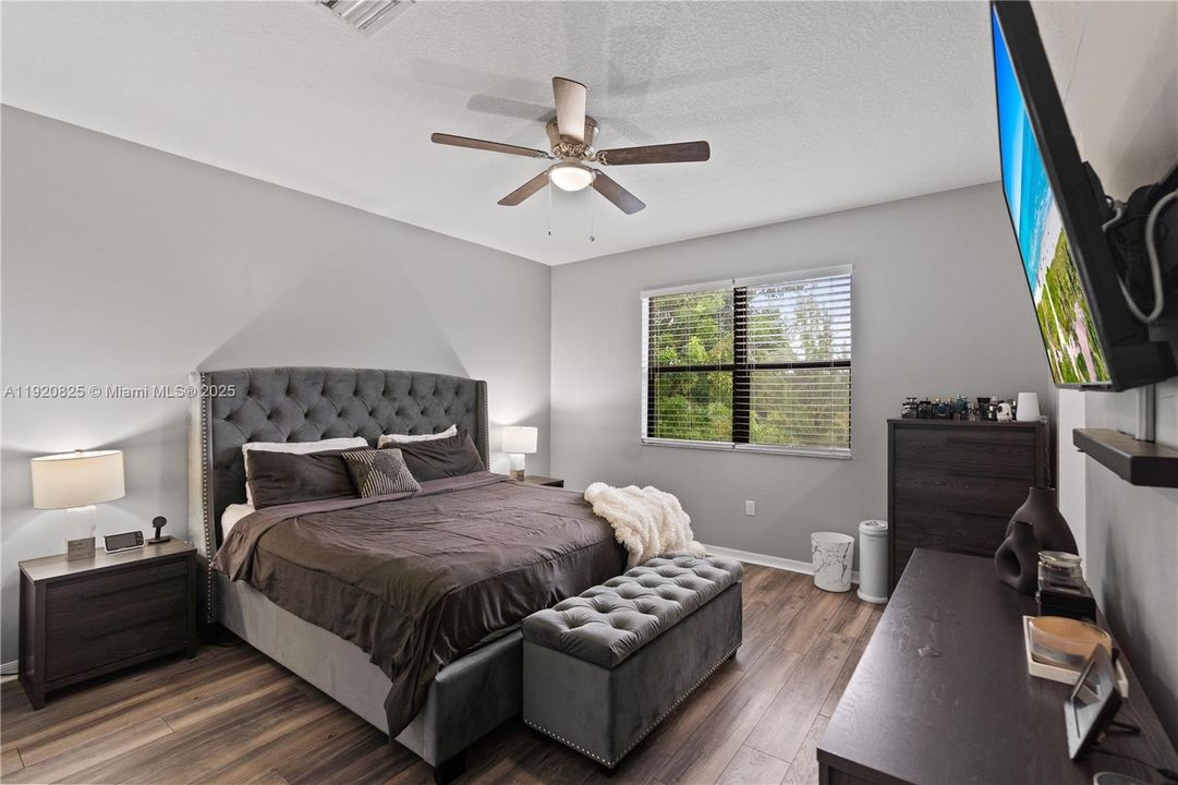 For Sale: $624,900 (4 beds, 2 baths, 2080 Square Feet)