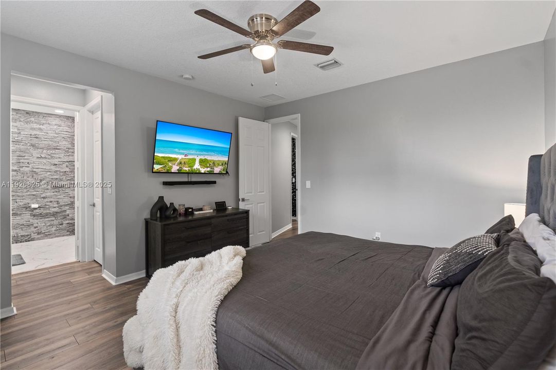 For Sale: $624,900 (4 beds, 2 baths, 2080 Square Feet)