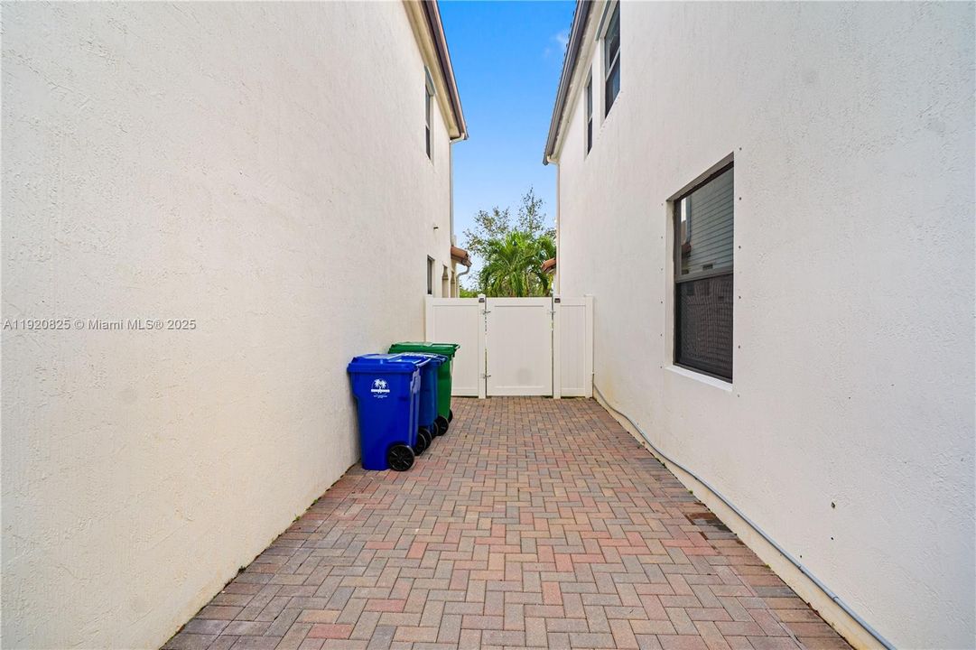 For Sale: $624,900 (4 beds, 2 baths, 2080 Square Feet)