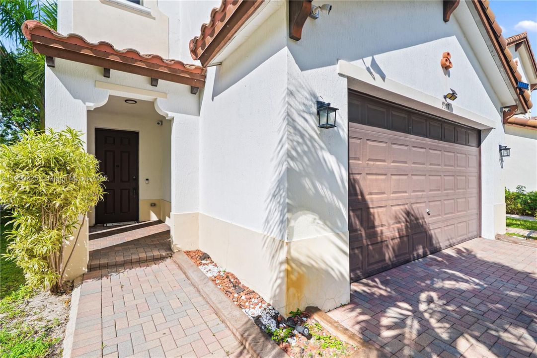 For Sale: $624,900 (4 beds, 2 baths, 2080 Square Feet)