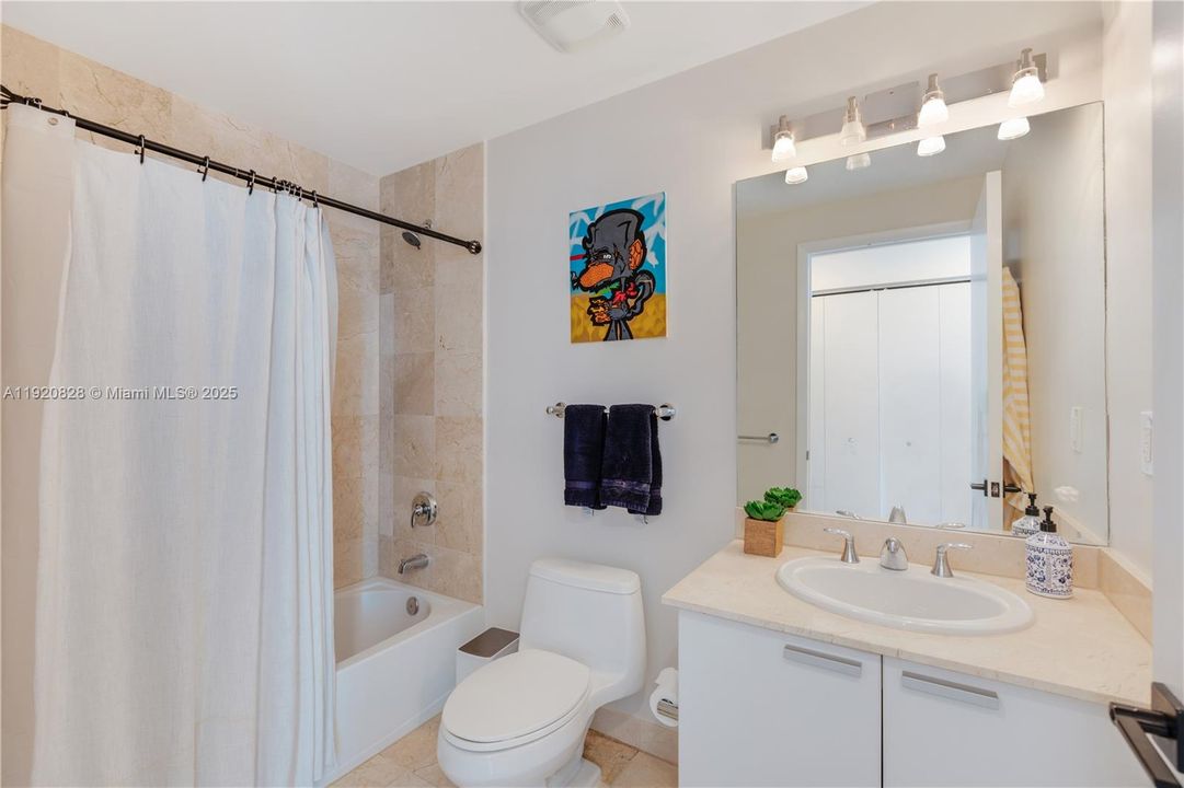 For Sale: $635,000 (2 beds, 2 baths, 1241 Square Feet)