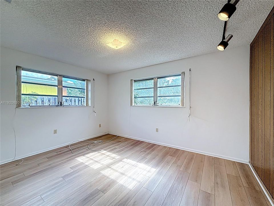 На продажу: $550,000 (3 спален, 2 ванн, 1882 Квадратных фут)