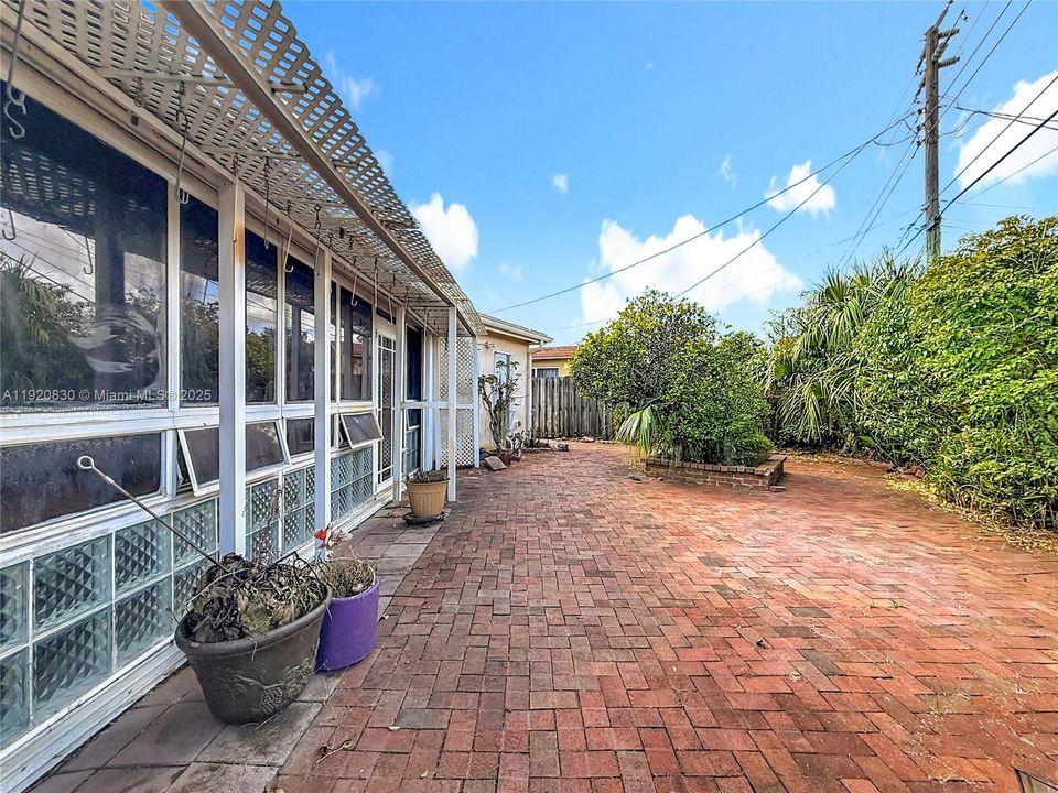 На продажу: $550,000 (3 спален, 2 ванн, 1882 Квадратных фут)