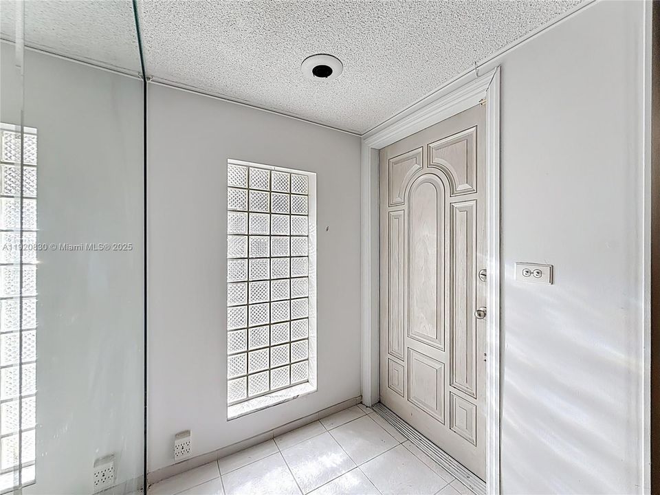 На продажу: $550,000 (3 спален, 2 ванн, 1882 Квадратных фут)