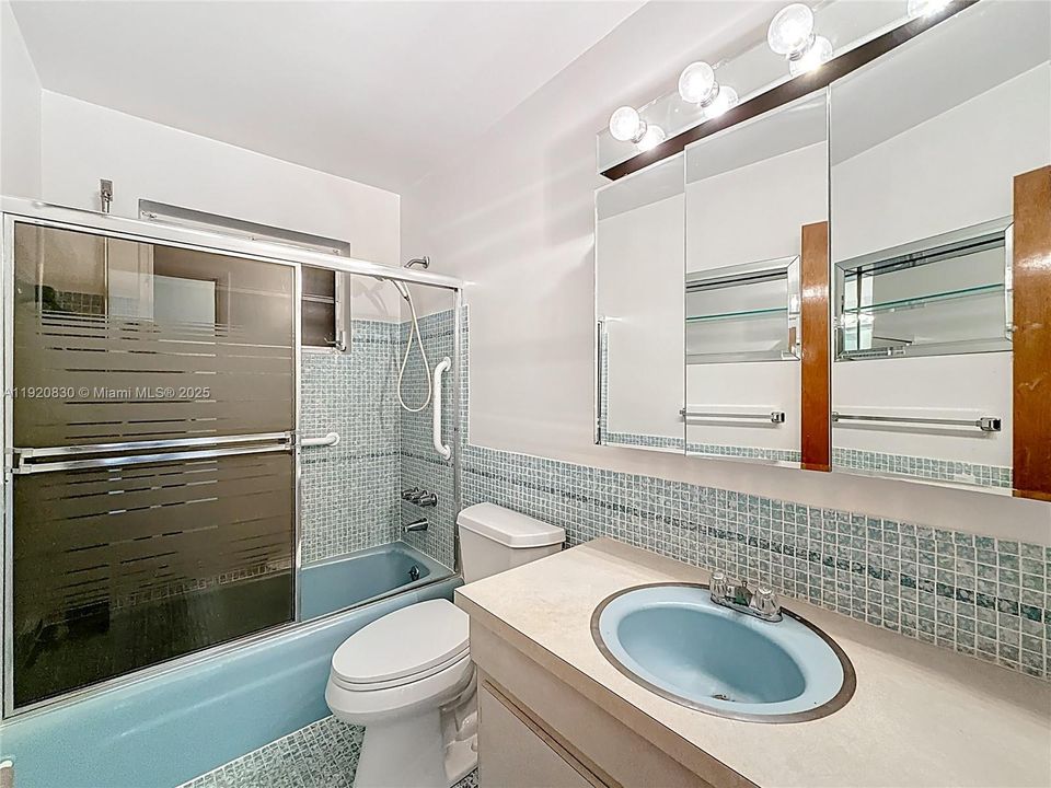 На продажу: $550,000 (3 спален, 2 ванн, 1882 Квадратных фут)