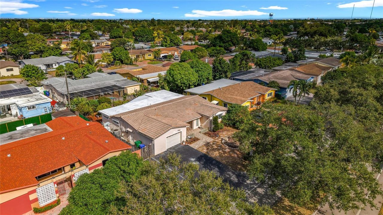 На продажу: $550,000 (3 спален, 2 ванн, 1882 Квадратных фут)