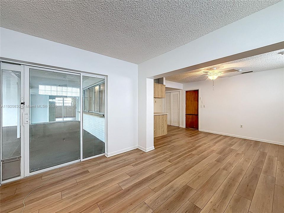 На продажу: $550,000 (3 спален, 2 ванн, 1882 Квадратных фут)