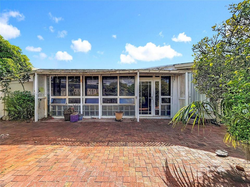 На продажу: $550,000 (3 спален, 2 ванн, 1882 Квадратных фут)