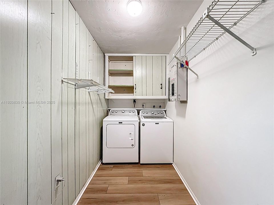 На продажу: $550,000 (3 спален, 2 ванн, 1882 Квадратных фут)