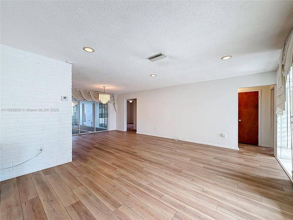 На продажу: $550,000 (3 спален, 2 ванн, 1882 Квадратных фут)