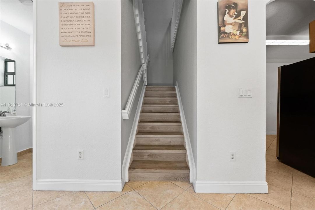 待售: $510,000 (4 贝兹, 2 浴室, 2201 平方英尺)