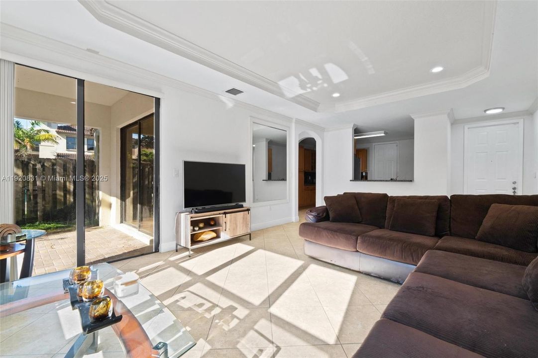 待售: $510,000 (4 贝兹, 2 浴室, 2201 平方英尺)