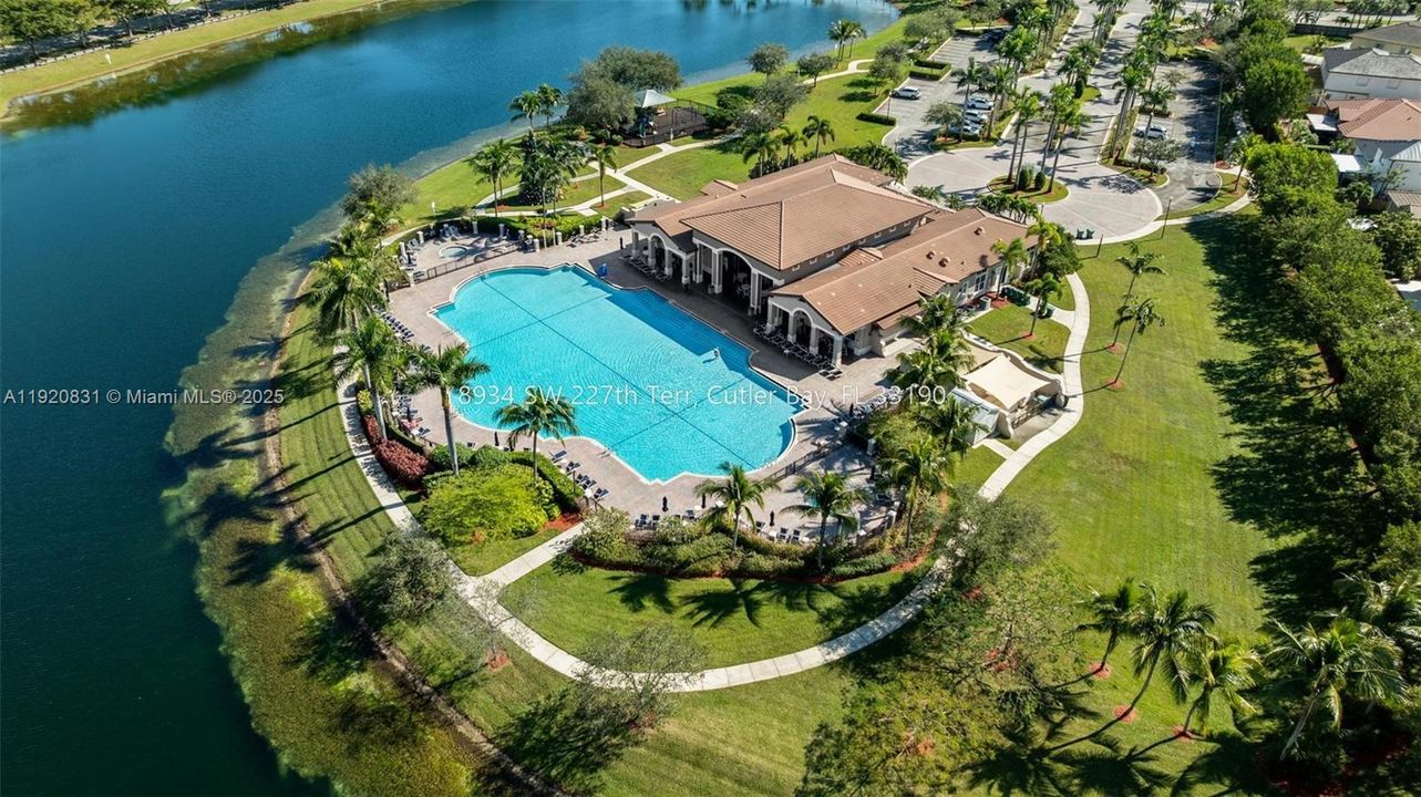 待售: $510,000 (4 贝兹, 2 浴室, 2201 平方英尺)