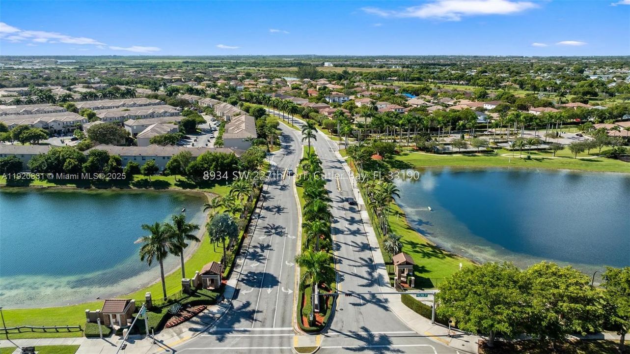 待售: $510,000 (4 贝兹, 2 浴室, 2201 平方英尺)