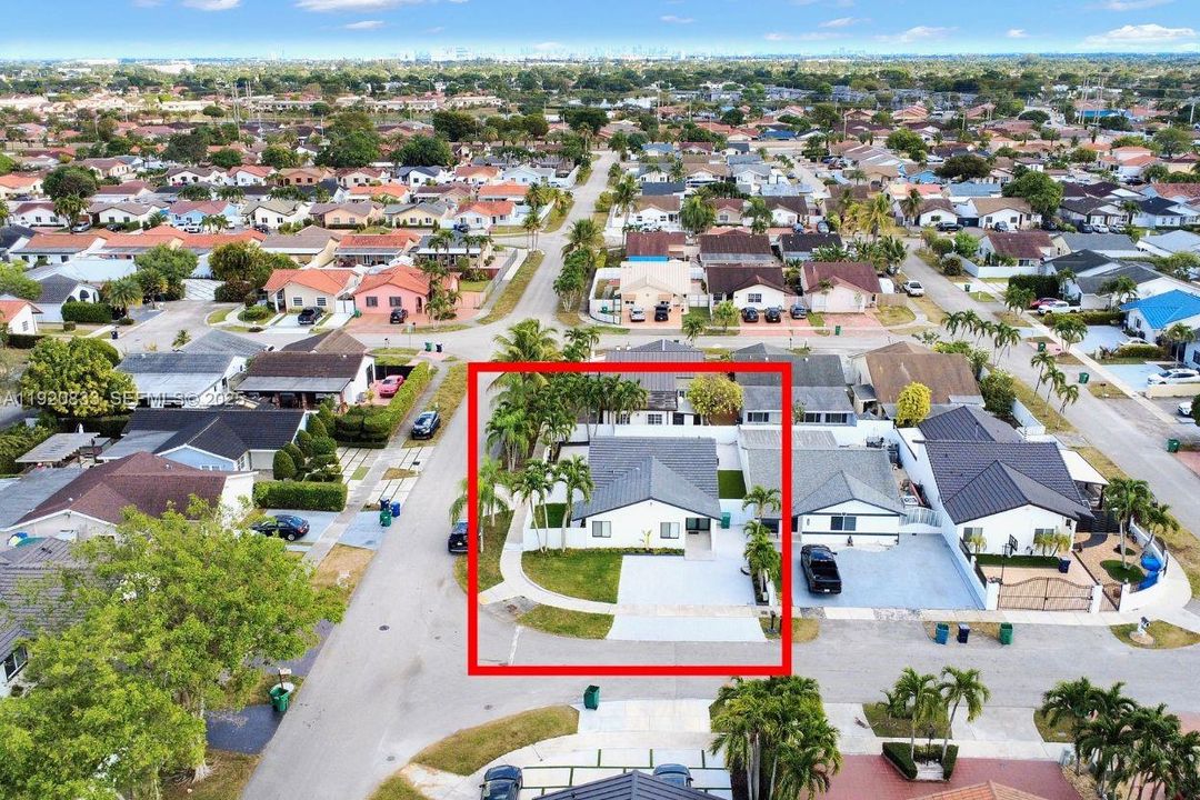 For Sale: $770,000 (3 beds, 2 baths, 1710 Square Feet)