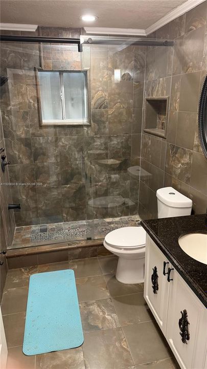 For Rent: $1,800 (1 beds, 2 baths, 2756 Square Feet)