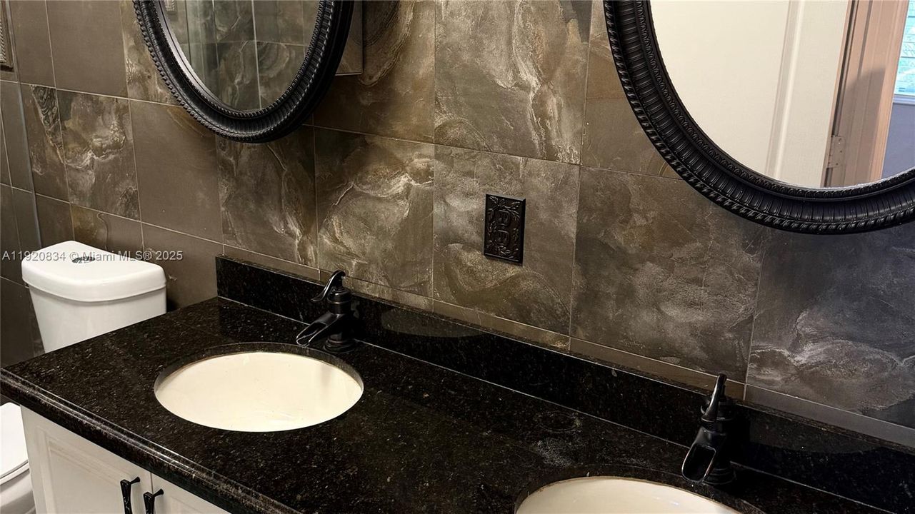 For Rent: $1,800 (1 beds, 2 baths, 2756 Square Feet)