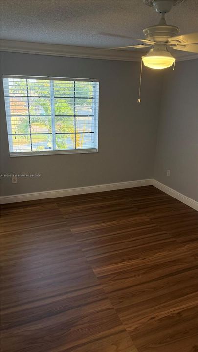 For Rent: $1,800 (1 beds, 2 baths, 2756 Square Feet)