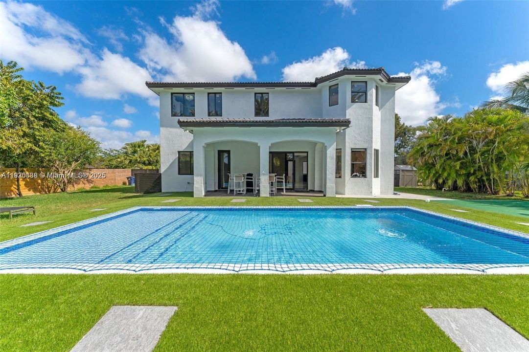 На продажу: $1,490,000 (5 спален, 4 ванн, 2612 Квадратных фут)