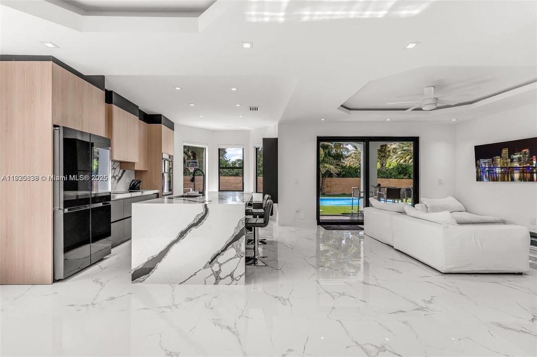 На продажу: $1,490,000 (5 спален, 4 ванн, 2612 Квадратных фут)