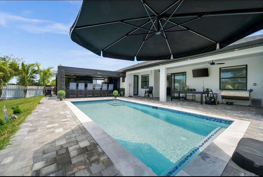 En Venta: $599,000 (3 camas, 2 baños, 0 Pies cuadrados)