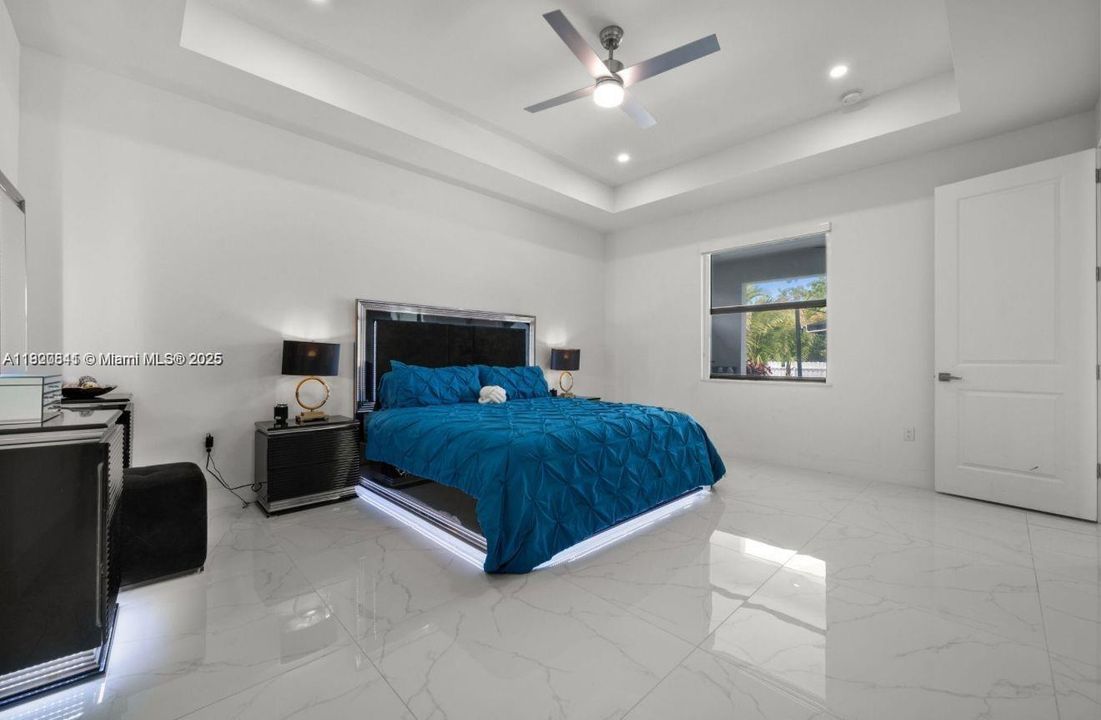 En Venta: $599,000 (3 camas, 2 baños, 0 Pies cuadrados)