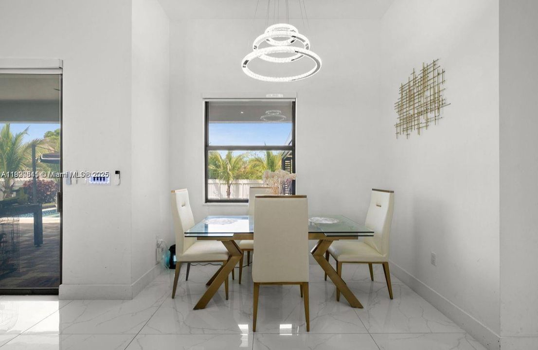 En Venta: $599,000 (3 camas, 2 baños, 0 Pies cuadrados)