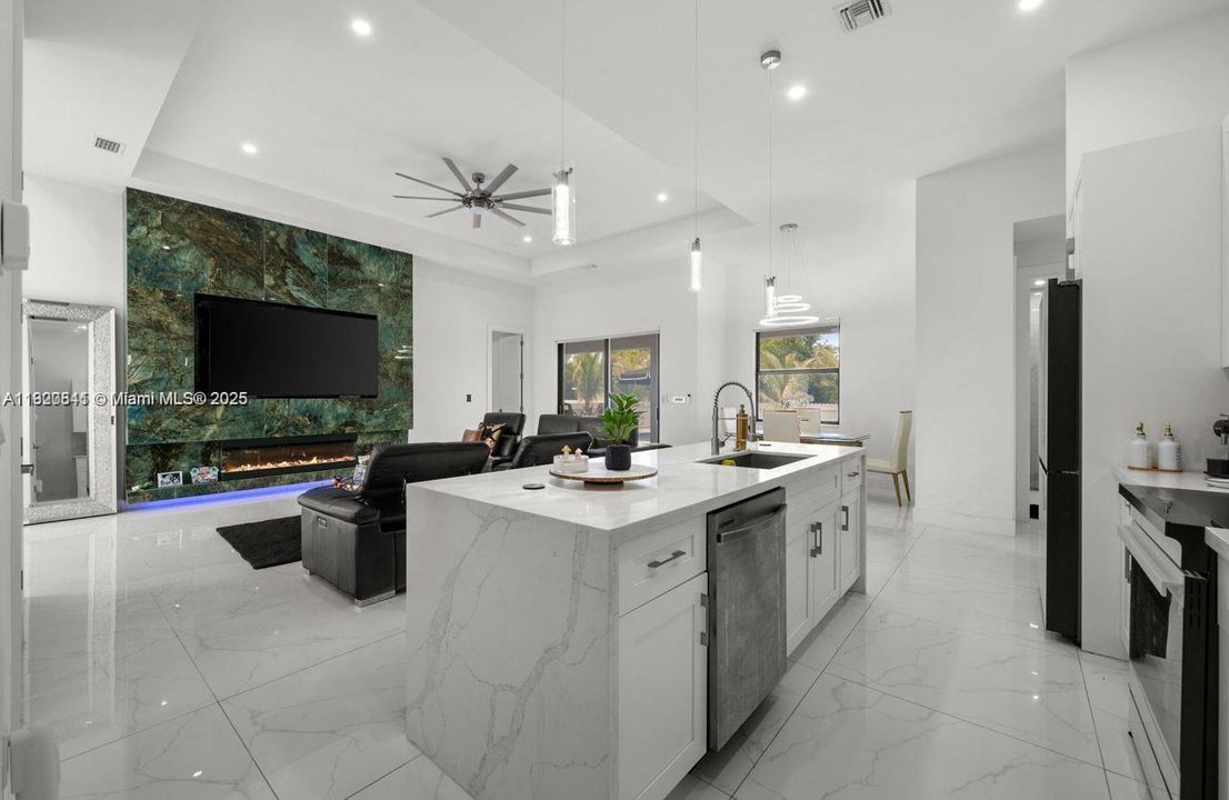 En Venta: $599,000 (3 camas, 2 baños, 0 Pies cuadrados)