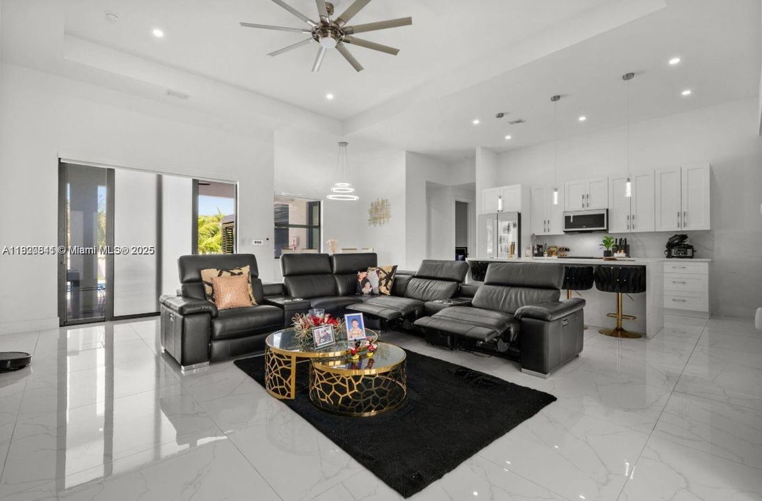 En Venta: $599,000 (3 camas, 2 baños, 0 Pies cuadrados)