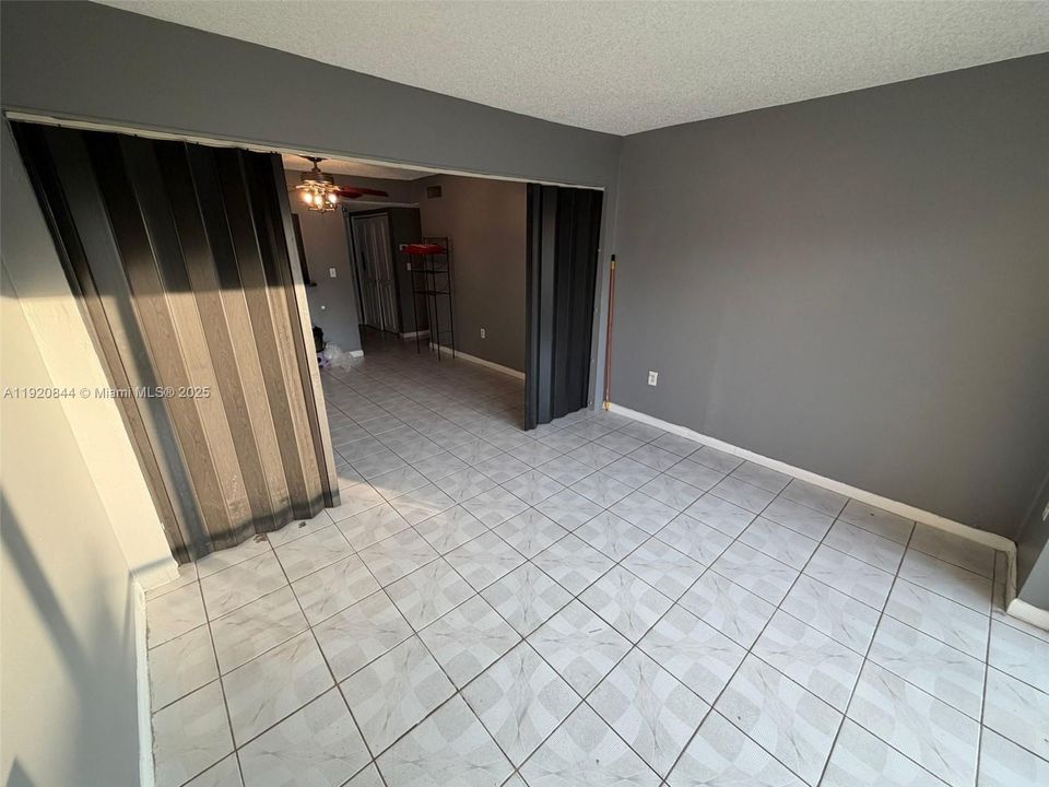 For Rent: $1,450 (1 beds, 1 baths, 800 Square Feet)