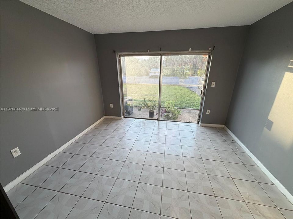 For Rent: $1,450 (1 beds, 1 baths, 800 Square Feet)