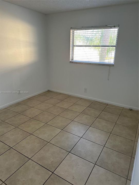 For Rent: $1,650 (2 beds, 1 baths, 609 Square Feet)