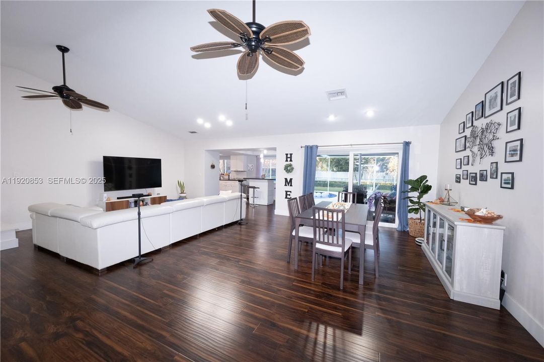 В аренду: $4,000 (3 спален, 2 ванн, 2071 Квадратных фут)