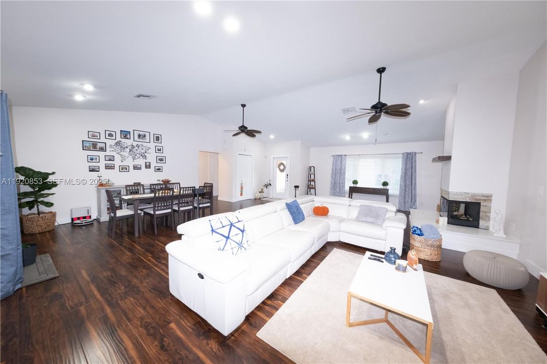 В аренду: $4,000 (3 спален, 2 ванн, 2071 Квадратных фут)